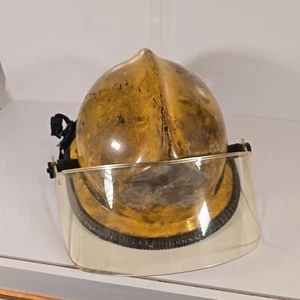 Cairns And Brothers 660C Metro Yellow Fireman's Helmet w/ Visor & Liner - Picture 1 of 10