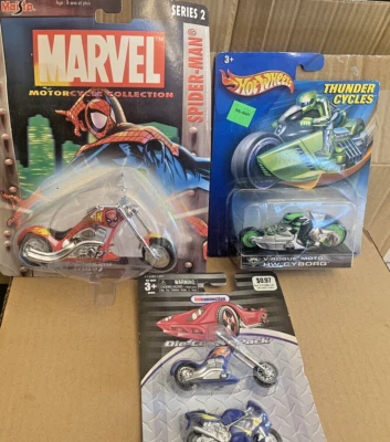 TC188 Marvel Heavy Wings Spiderman y Hot Wheels HW Cyborg, Super bicicleta Lobo Foto 1 de 4