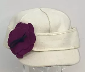 Stormy Kromer Hat (Womens Size 6 7/8) White & Red Wool Winter Cap, Made-In-USA - Picture 1 of 8