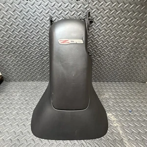 ┥ FABRICANTE DE EQUIPOS ORIGINALES 2005-2013 CHEVY CORVETTE C6 Z06 REPOSABRAZOS TAPA CONSOLA CENTRAL - Imagen 1 de 20