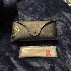 Ray Ban 100% Genuine Black Sunglasses Eyeglasses Case Cleaning Cloth - Picture 1 of 3