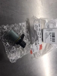 2018-2021 Audi Q5 2.0t Crankshaft Position Sensor Impulse Sender 06k906433B OE - Picture 1 of 4