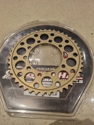 Piñón trasero Aprilia RSV4 genuino nuevo en stock Foto 1 de 4