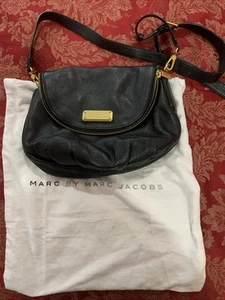 BOLSO DE HOMBRO MARC BY MARC JACOBS CLÁSICO Q NATASHA CUERO GRANULADO NEGRO BOLSO ANTIPOLVO - Imagen 1 de 24