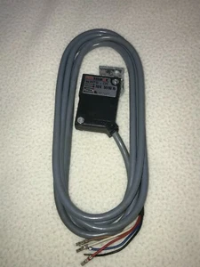 DATALOGIC PHOTOELECTRIC SENSOR RT6-01 NEW in Box - Picture 1 of 3