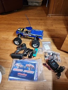 Traxxas Stampede 2WD 1/10 RC Truck Titan 12T 550 w Remote, Charger + Accessories - Picture 1 of 24