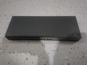 HP OfficeConnect 1910 JG539A Gigabit-Netzwerk-Switch - Bild 1 von 10