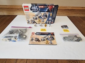 LEGO Star Wars: Droid Escape Star Wars (9490) and Polybag Set (30056)