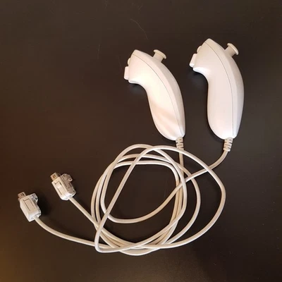2 Wii Nunchuk  - Immagine 1 di 4
