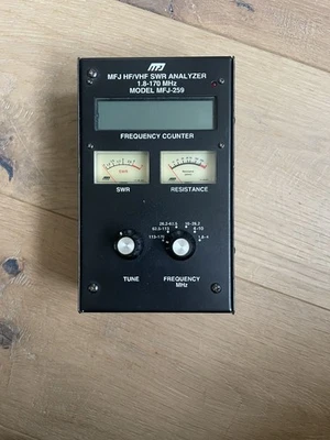 Analizador de antena MFJ-259 radioaficionado HF VHF SWR - problema con perilla de frecuencia Foto 1 de 2