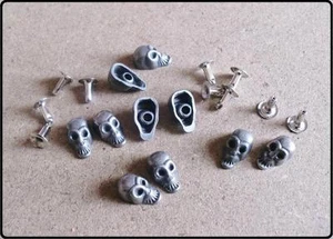 25pz Borchie sfuse teschio colore canna di fucile *25pcs  SILVER SKULL STUDS - Picture 1 of 1
