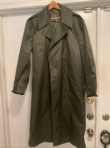 US Military Man’s Raincoat GREEN Vintage NSN 8405-00-753-6463 SHORT-38 - Picture 1 of 4