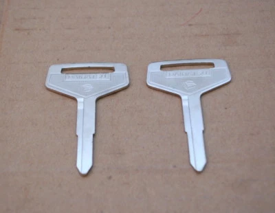 DAIHATSU TAFT  FEROZA ROCKY  FOURTRAK SPORTRAK KEYS BLANK NEW 2X - Image 1 of 3
