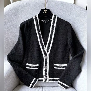 Chanel Black & White CC Button V-Neck Cardigan Sweater 34 FR - Picture 1 of 7