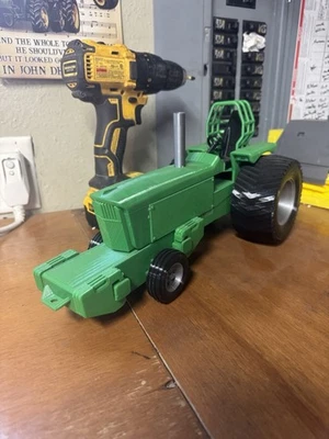 1/16th Pulling tractor - New Generation Green - Image 1 of 4