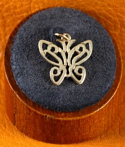 Nicht mehr produziert James Avery SPITZE SCHMETTERLING Anhänger 14K Gelbgold 2,71 Gramm 13/16" - Bild 1 von 6