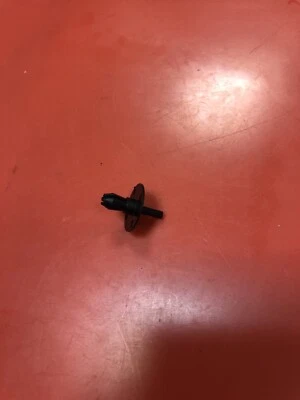 Clip de tapa de llenado de gasolina tanque de combustible genuino Mercedes-Benz C CL CLS E G GLK S SLK Foto 1 de 3