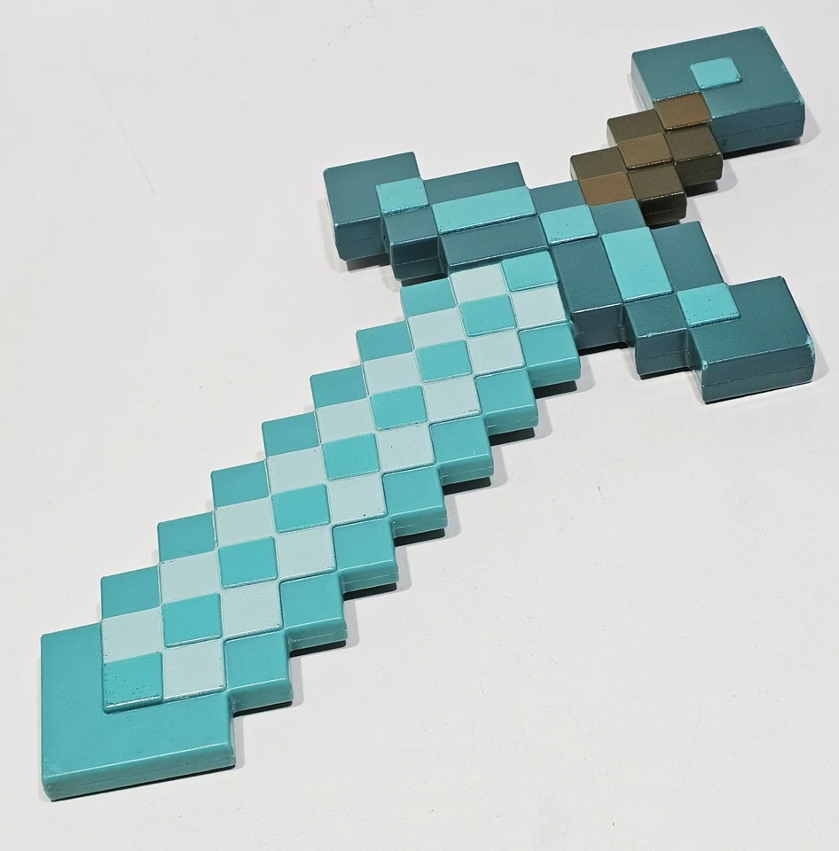 JAKKS Pacific Mojang MINECRAFT 1:1 20" Waffenreplik DIAMANTSCHWERT Cosplay LARP - Bild 1 von 1