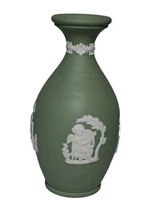 Jarrón camafeo vintage de jaspe verde salvia floral con impresión elevada - Imagen 1 de 12