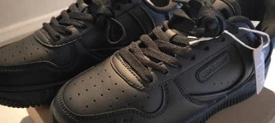 Tênis feminino Superdry vegano todo preto tamanho 5 - Imagem 1 de 4