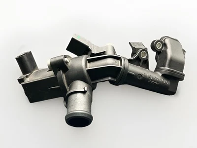 Adaptador de tubo intercooler turbo original Audi 2013-2018 4,0 L parte superior derecha #079145751J Foto 1 de 4