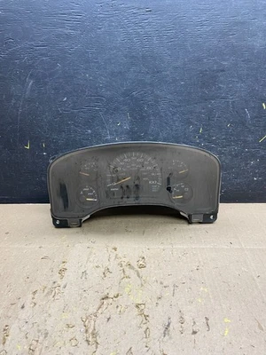 Chevrolet Express 2004 a 2007 velocímetro calibre Cluster U5682 DG Foto 1 de 4