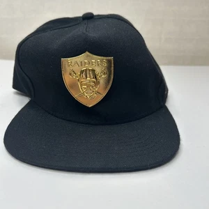 EXCLUSIVE LAS VEGAS RAIDERS HAT METAL BADGE Black SNAPBACK CLUB OAKLAND Rare - Picture 1 of 12
