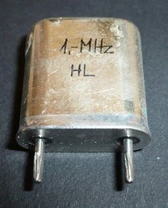 NEU / NOS_1 MHz_(1000_kHz)_HC-48/U_Quarz_Kristall_[=T=] - Bild 1 von 4