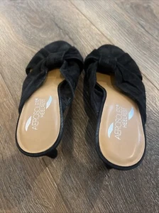 Woman’s Aerosoles Heel Rest Black Suede Pumps Heels Shoes Size 9 - Picture 1 of 4