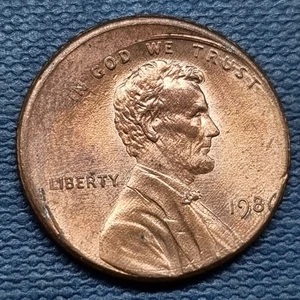 1986 Lincoln Memorial Cent 1c - ERROR - Off Center - Uncirculated #94521 - Picture 1 of 2