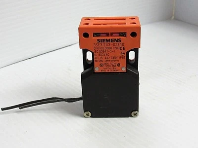 SIEMENS LIMIT SWITCH 3SE3 243-0XX40 3SE32430XX40 - USED - Image 1 of 4