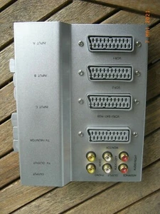 Video Umschaltpult + 10 +1 Scartkabel - Bild 1 von 5