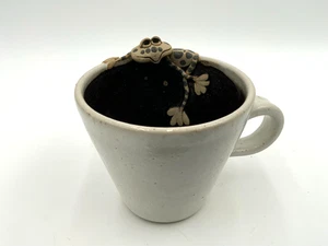 Vintage Tami Bier Pottery Michigan Folk Art Frog Mug Signed and dated '88 - Picture 1 of 10