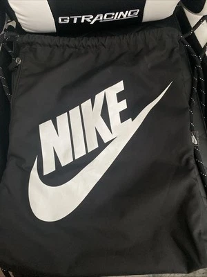Nike Bag For Sports Or Gym Equipment ￼ — 第 1/4 张图片