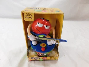 M&M's Rock Stars Red Need New Batteries - Bild 1 von 3
