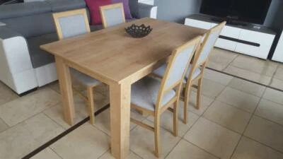 Modern wooden dining table with 4 chairs in light wood colour, oak burlington - Image 1 of 4