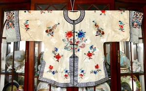 ANTQ Chinese Su Xiu (苏绣) Hand Embroidered & Kesi Woven Borders Robe & Pants - Bild 1 von 23