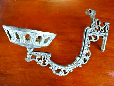 Antique Victorian Cast Iron Wall Mount Swivel Oil Lamp Holder Ornate No Bracket - Image 1 of 2