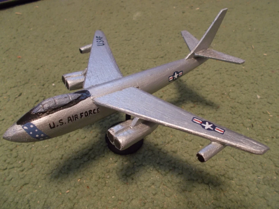 Built 1/200: American BOEING B-47E STRATOJET Bomber Aircraft USAF - Image 1 of 1