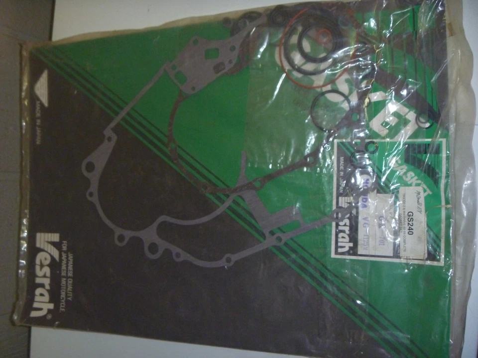 NEW Vesrah GS240 GK-701 VG-1125M Complete Gasket Kit for 88-99 Honda TRX300 - Image 1 of 1