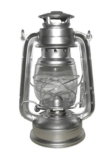 Lampe lanterne tempête à pétrole - Photo 1/1