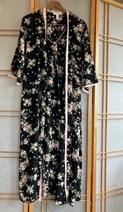 Oscar de la Renta Black Floral & Lace Nightgown and Robe set,Beautiful Condition - Picture 1 of 12