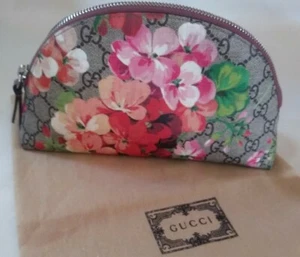 Gucci GG Supreme Blooms Print Clutch Cosmetic Case - Picture 1 of 10