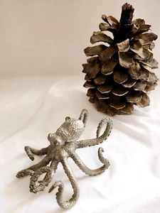 Vintage Silver Pewter Octopus Paperweight Maritime Nautical Beach Decor 3x2in - Picture 1 of 4