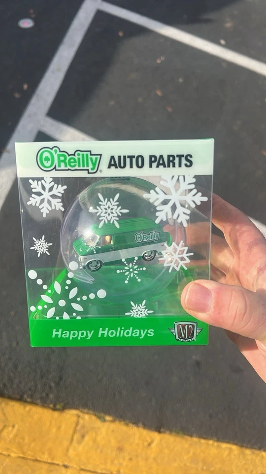 MÁQUINAS M2 O'REILLY'S EXCLUSIVAS O'REILLY'S CHEVROLET VAN ADORNO DE VACACIONES  Foto 1 de 1