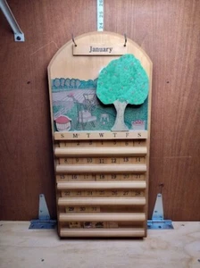 Used Vintage 1991 Wooden Wall Calendar Interchangeable Months - Days - Holidays - Picture 1 of 16
