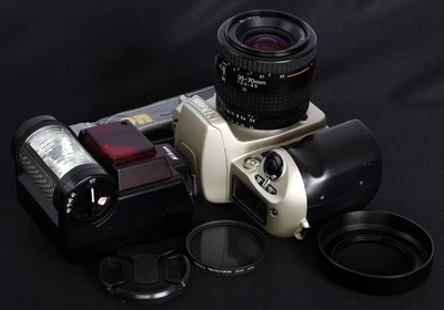 Nikon F60D Panorama AF 35mm Film SLR c/w AF 35-70mm f/3.3-4.5 Lens & SB-20 Kit - Image 1 of 4