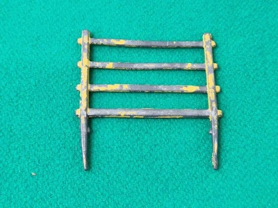 Accessorio agricolo porta carrello portabicchieri vintage 1:32 BRITAIN'S - Immagine 1 di 2