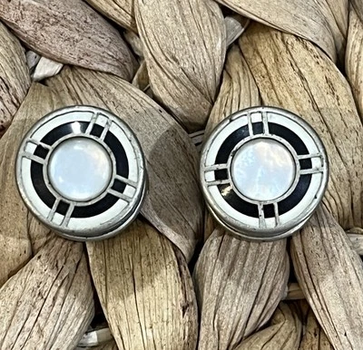 Gemelos antiguos Art Deco de Baer & Wilde - Parte madreperla Kum-A de 1920 Foto 1 de 4
