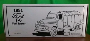 Nuevo petrolero Ford First Gear 1951 F-6 escala 1:34 fundido a presión - Imagen 1 de 12
